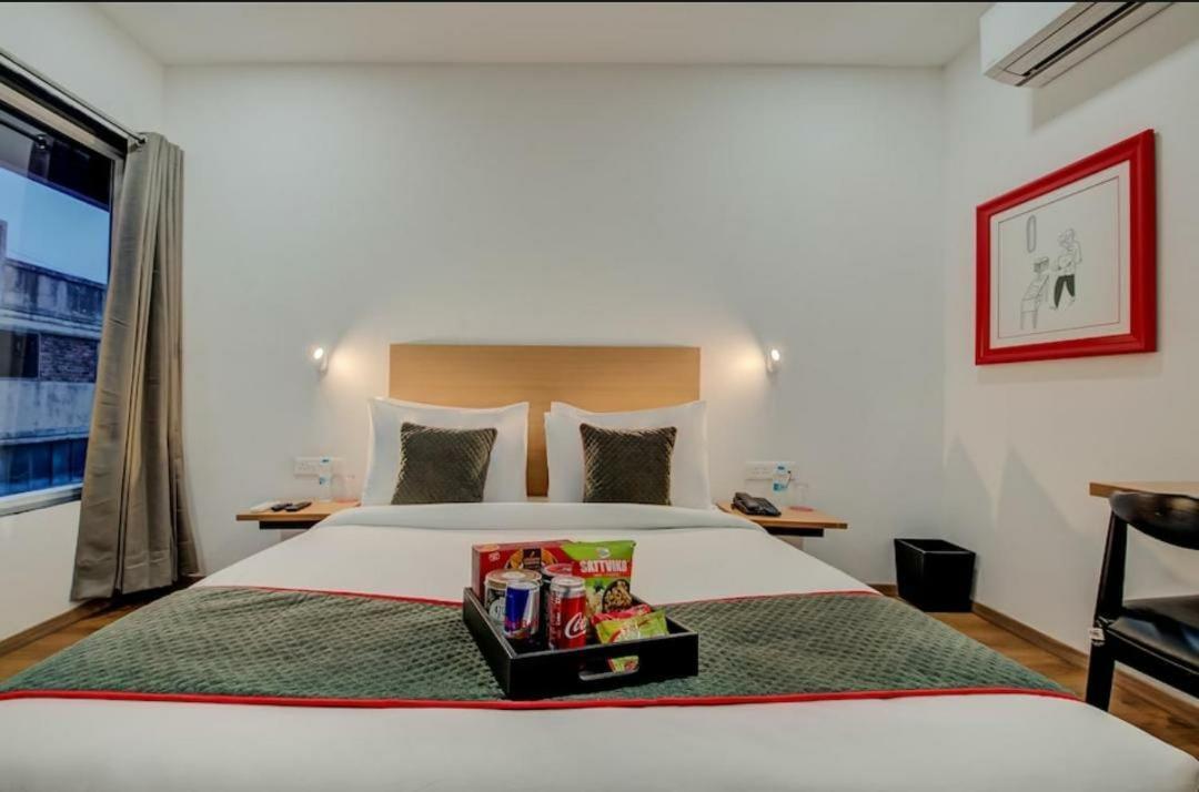 Hotel Town Plaza Pune Ngoại thất bức ảnh
